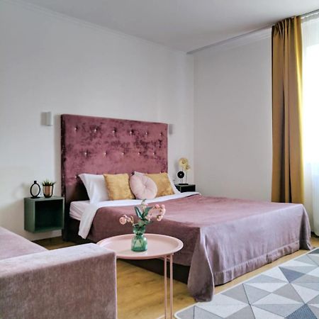 Best One Room Apartments Mukacheve Exterior foto