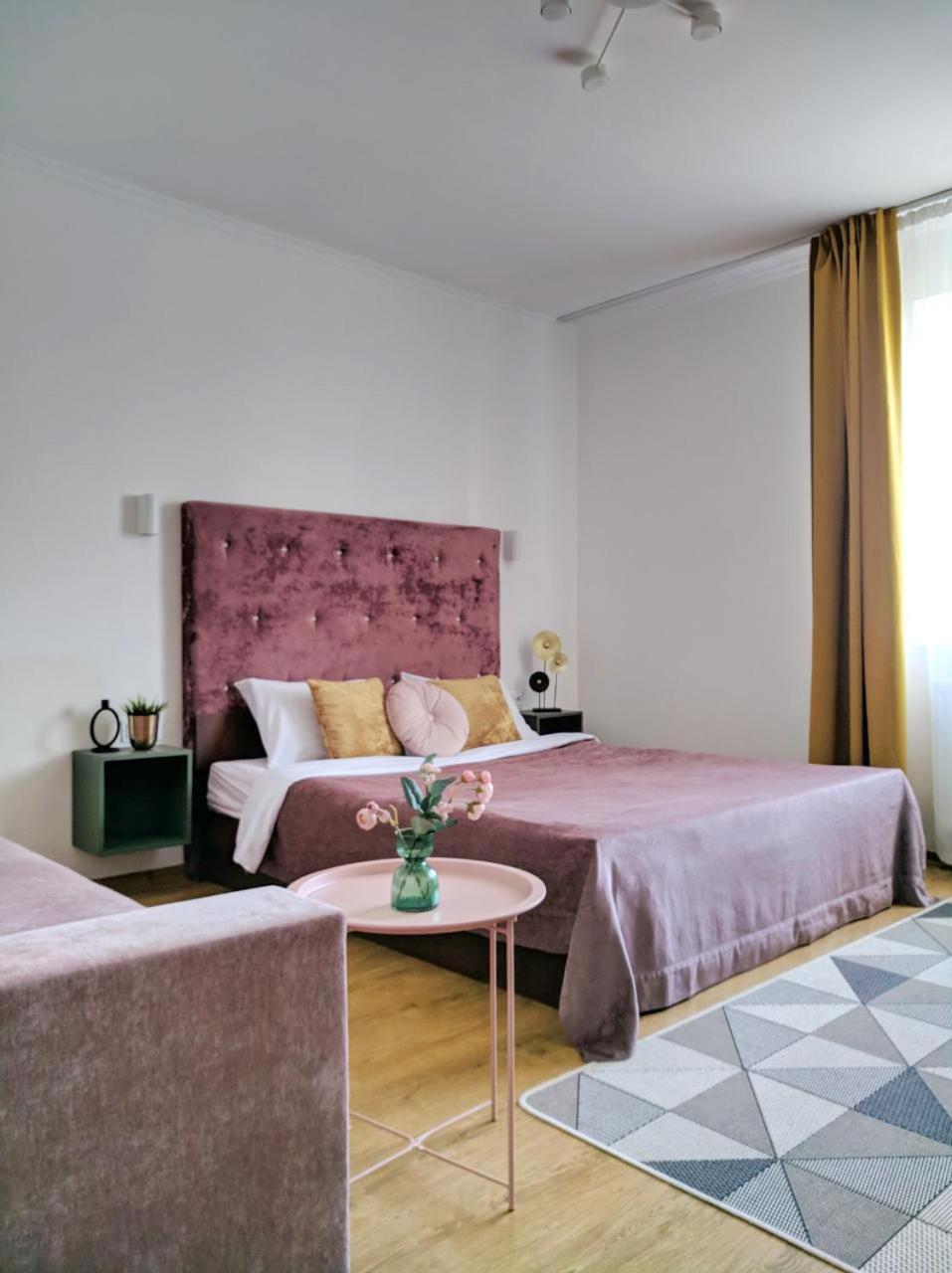 Best One Room Apartments Mukacheve Exterior foto